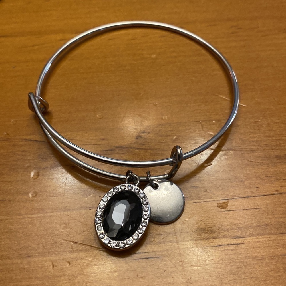Christopher & Banks 5 Piece Bangle Set NWT - Picture 6 of 8